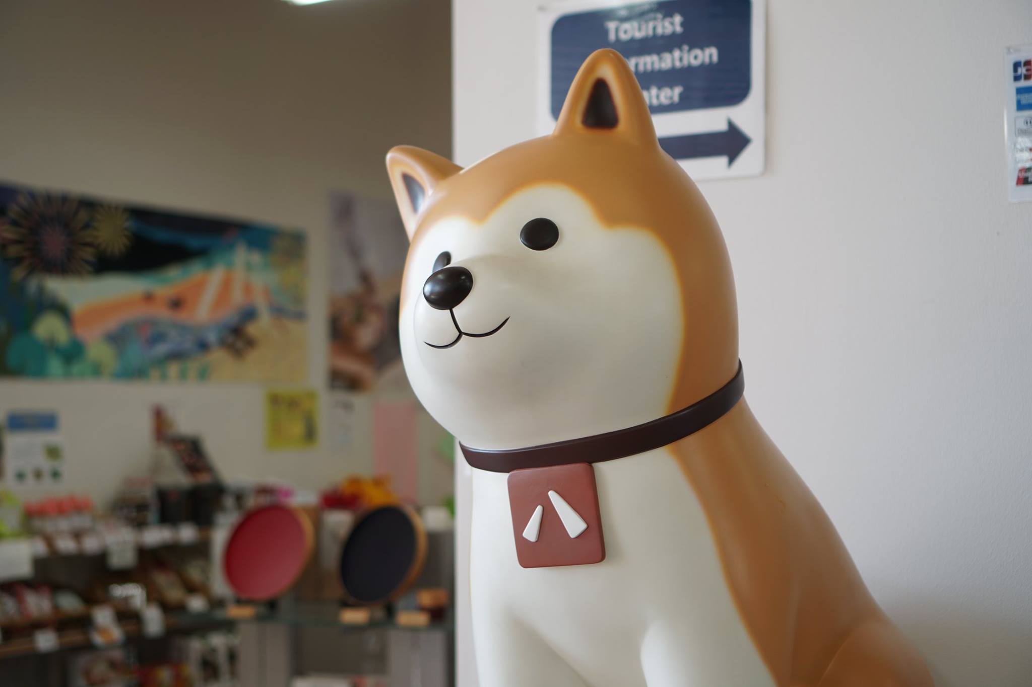 編集部取材日記◆大館駅前の秋田犬