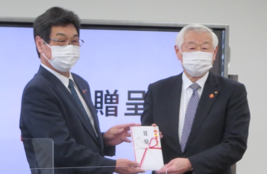 4月14日(水)、秋田ダイハツ販売株式会社様からの寄付金贈呈式が開催されました。